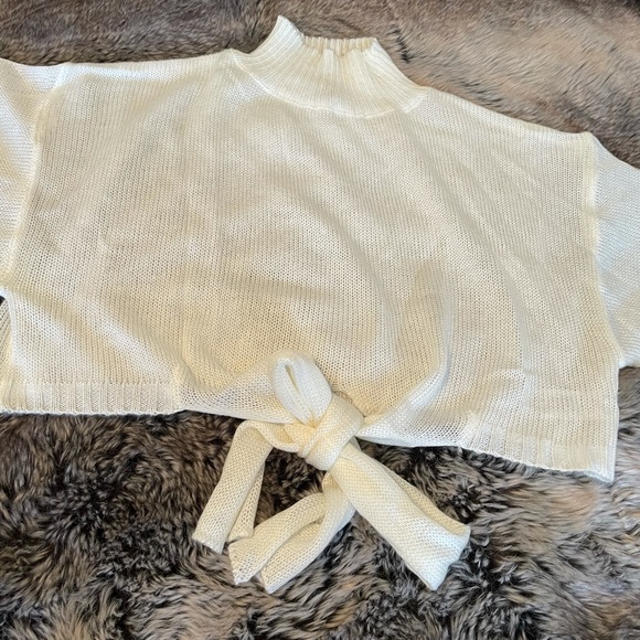NEW Cropped off white tie sweater - Picture 4 of 4